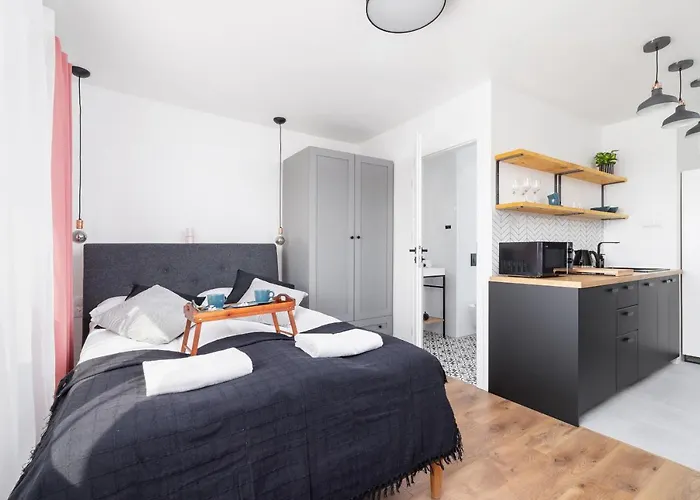 Apartments Kraków Czarnowiejska by Renters